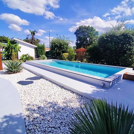 Gite Avec Piscine Et Espace Bien-Etre Partages Entre Bordeaux Et Lacanau Ocean (Adults Only) Brach Exterior photo